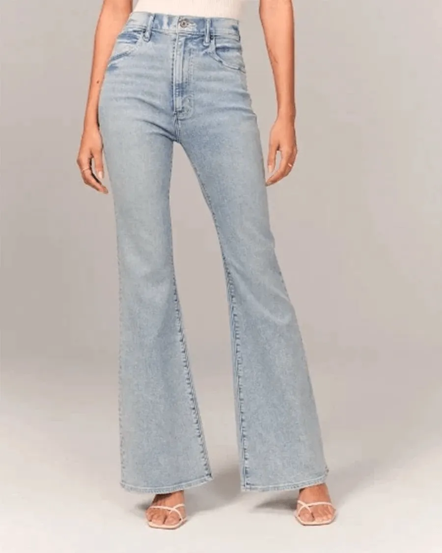 Women's High-Waisted Flared Jeans: Stylish & Comfortable Denim